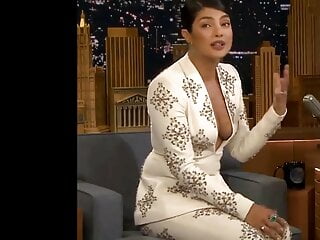 Priyanka Chopra Hot Affront - Jimmy Fallon Devote (with Talk)