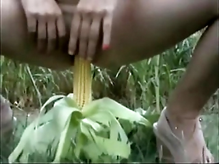 Se Masturba En El Campo, Unconforming Indian Porn Video-www.porninspire.com